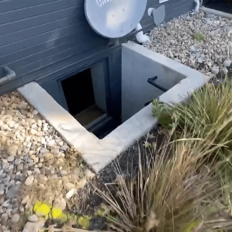 Egress window well